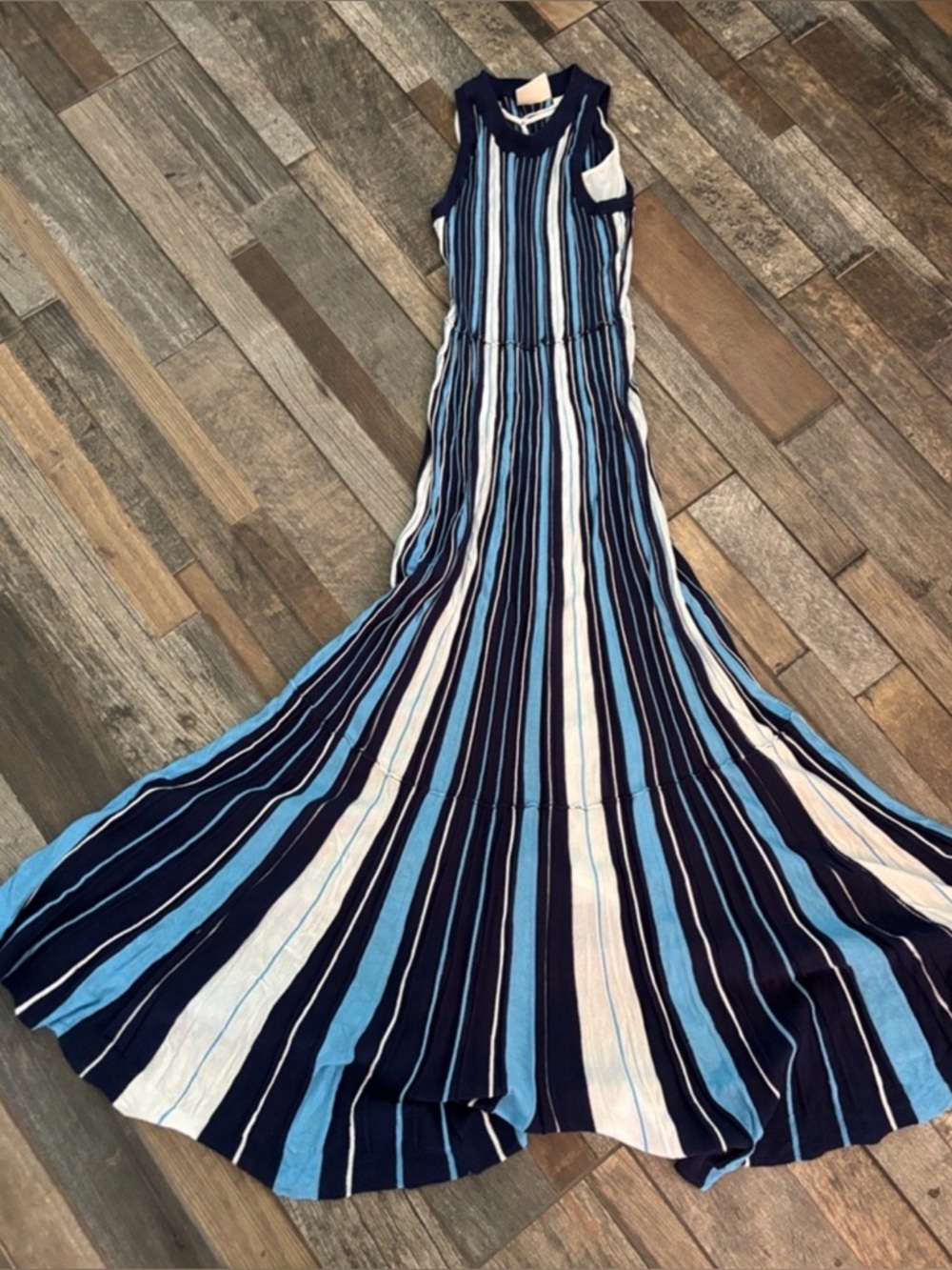 EUC Maeve Navy, white & Light Blue Maxi Dress Sleeveless with snap in place slip
